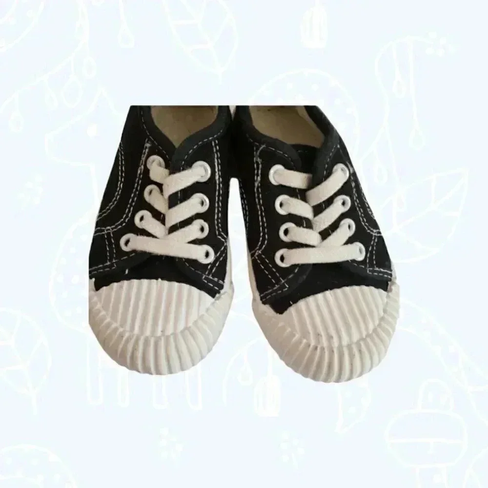 Sneaker for kids size (23) 7 blk/wht